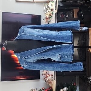 Denim blazer with 2 faux pockets. Single button. Size L.